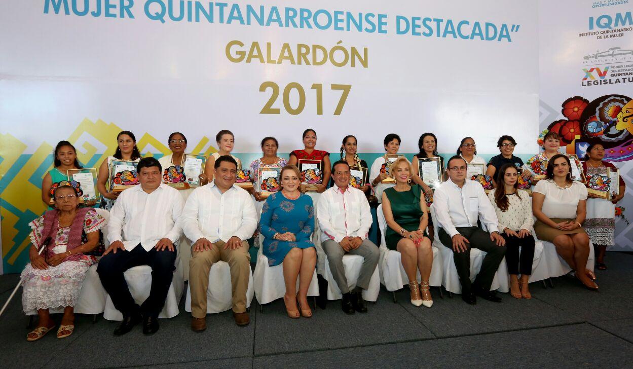 Reconocimientos y galardón “Mujer Quintanarroense Destacada”