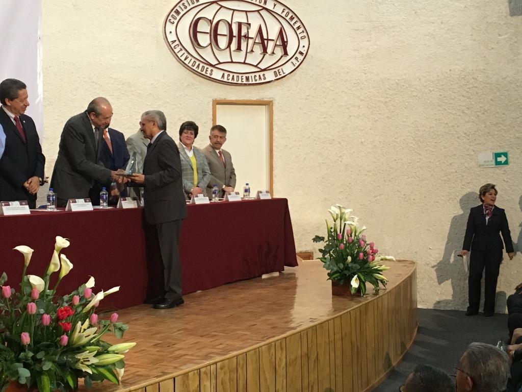  	  INSTITUTO POLITECNICO NACIONAL ENTREGA RECONOCIMIENTO AL DIRECTOR GENERAL DEL COQCYT