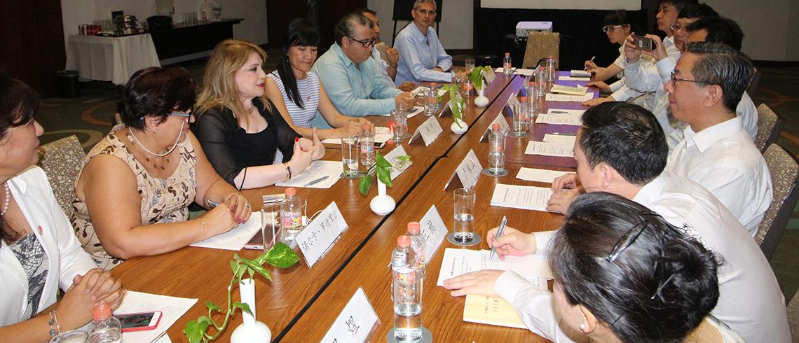 Promueve Gobierno de Carlos Joaquín el arribo de inversión extranjera directa