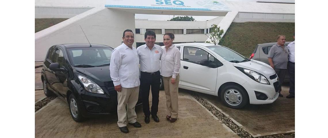 Acompañamos a Marisol Alamilla, titular de la SEyC en entrega de coches que ganaron en su rifa por el Día del Maestro