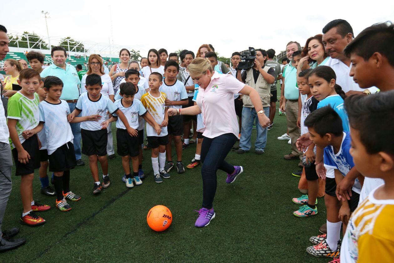 El deporte fortalece el desarrollo integral de los jóvenes del Estado: Gaby Rejón de Joaquín