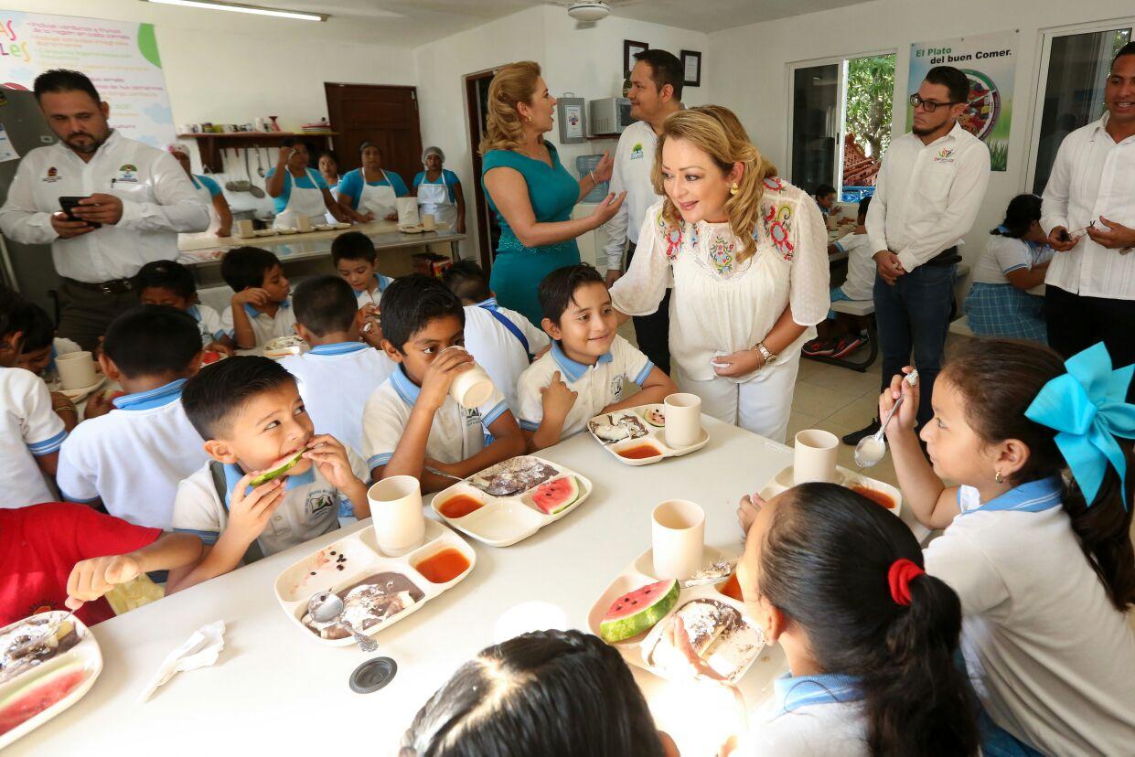 Impulsamos programas nutricionales para que la infancia tenga un mejor desarrollo emocional, intelectual y físico: Gaby Rejón de Joaquín