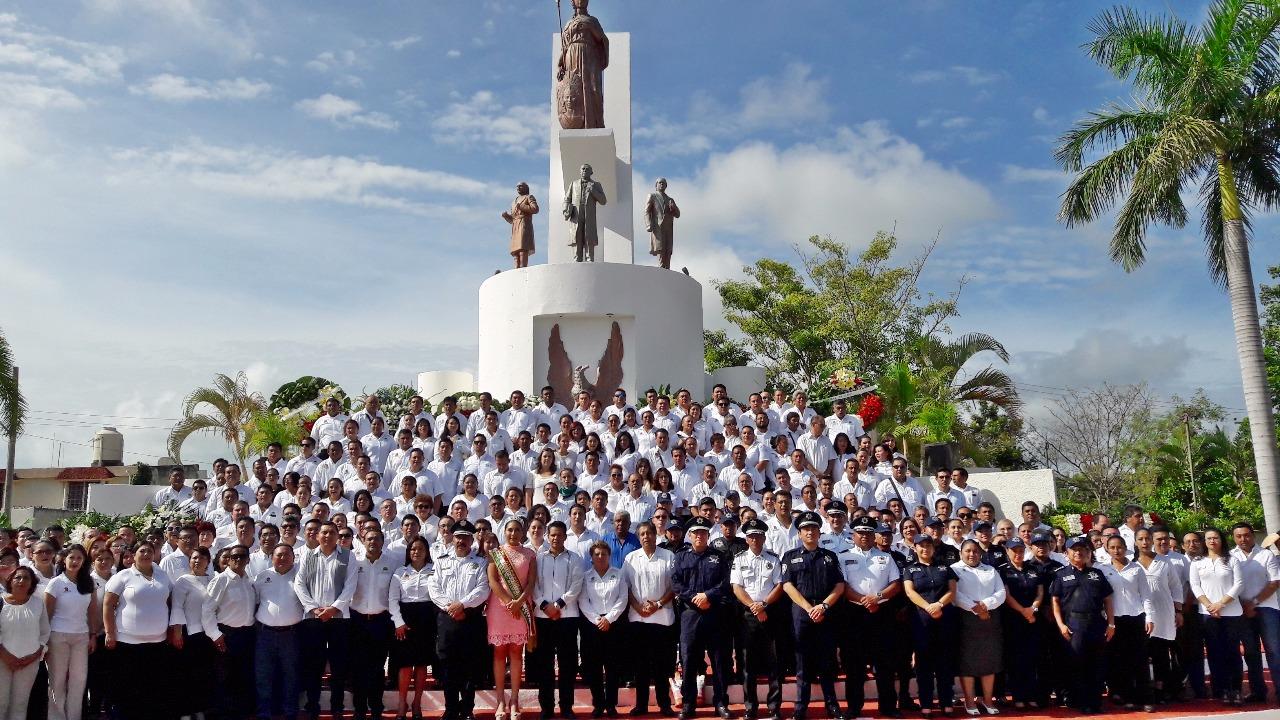 SSPQROO DEPOSITA OFRENDA  FLORAL EN HONOR A LOS HÉROES PATRIOS