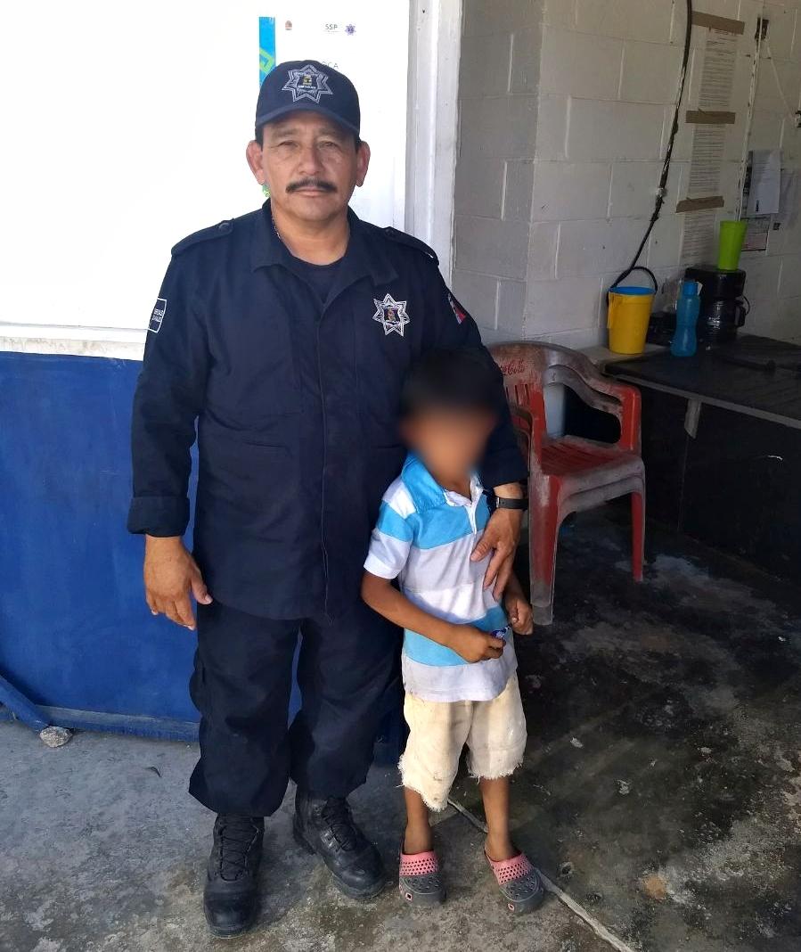 LOCALIZA POLICÍA ESTATAL A MENOR EXTRAVIADO