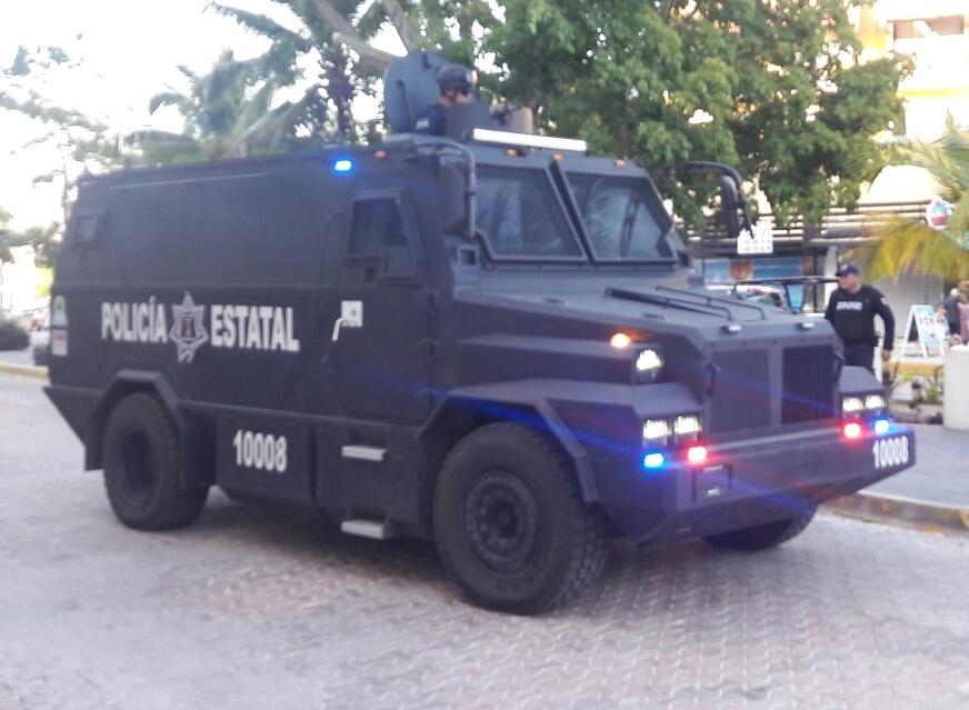 UNIDAD BLINDADA, RESGUARDA LA SEGURIDAD EN LA QUINTA AVENIDA