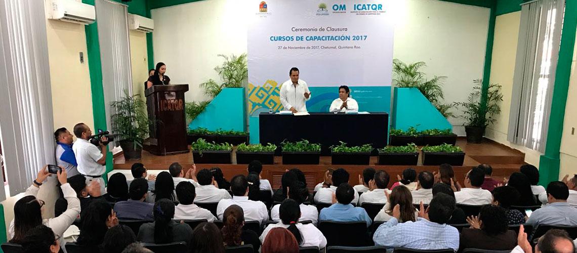 ICATQR y Gobierno del Estado capacitan a 1000 servidores públicos en cuatro meses