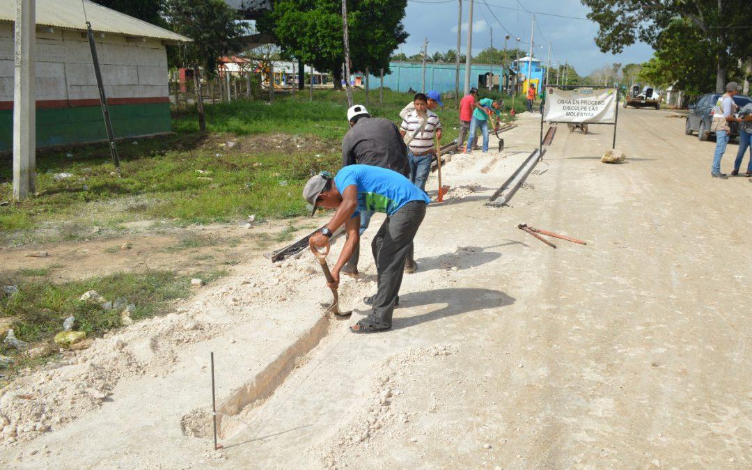 Continúa la SINTRA los trabajos de dignificación de comunidades, con la dotación de infraestructura urbana en la localidad de Maya Balam