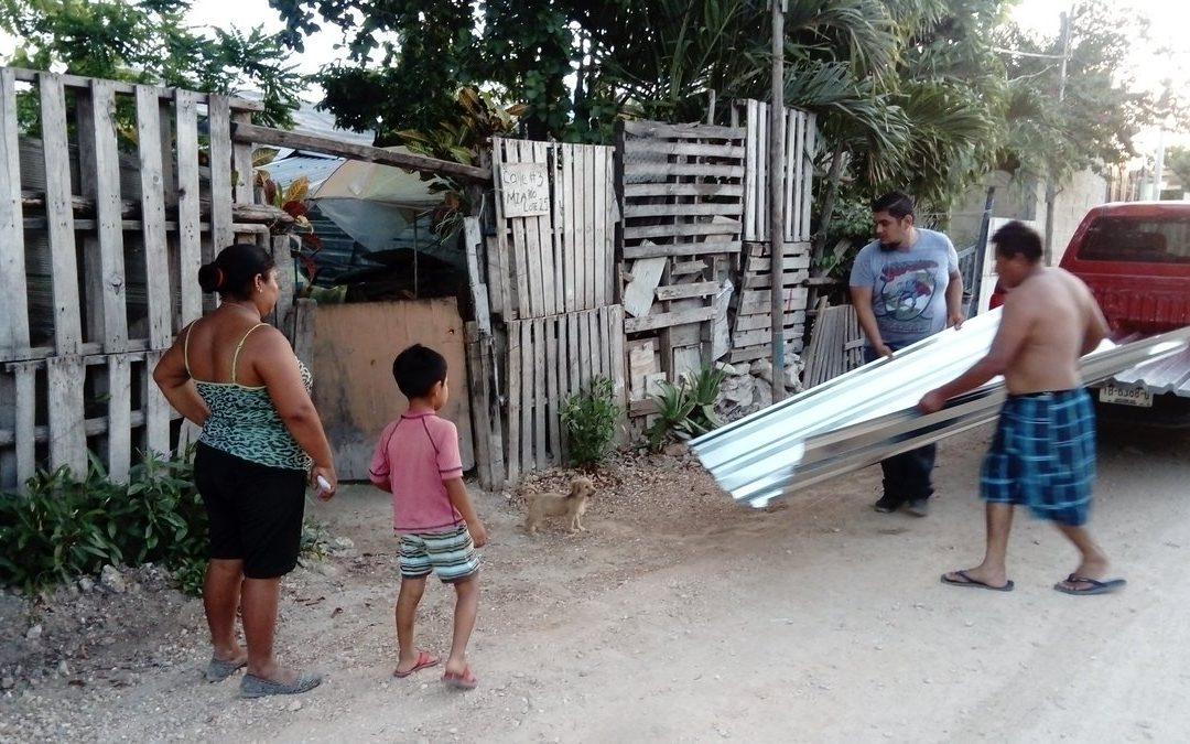 Inicia la SEDESO entrega de 20 mil láminas de zinc en seis municipios de Quintana Roo