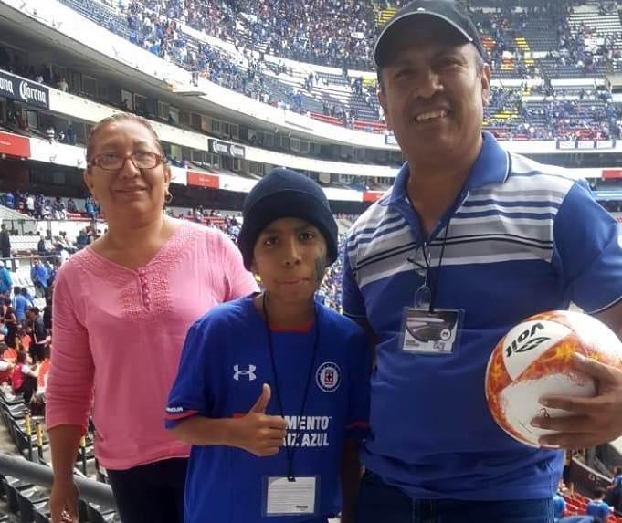 DIF Quintana Roo y el Club de Fútbol Cruz Azul cumplen sueño de niño con cáncer 