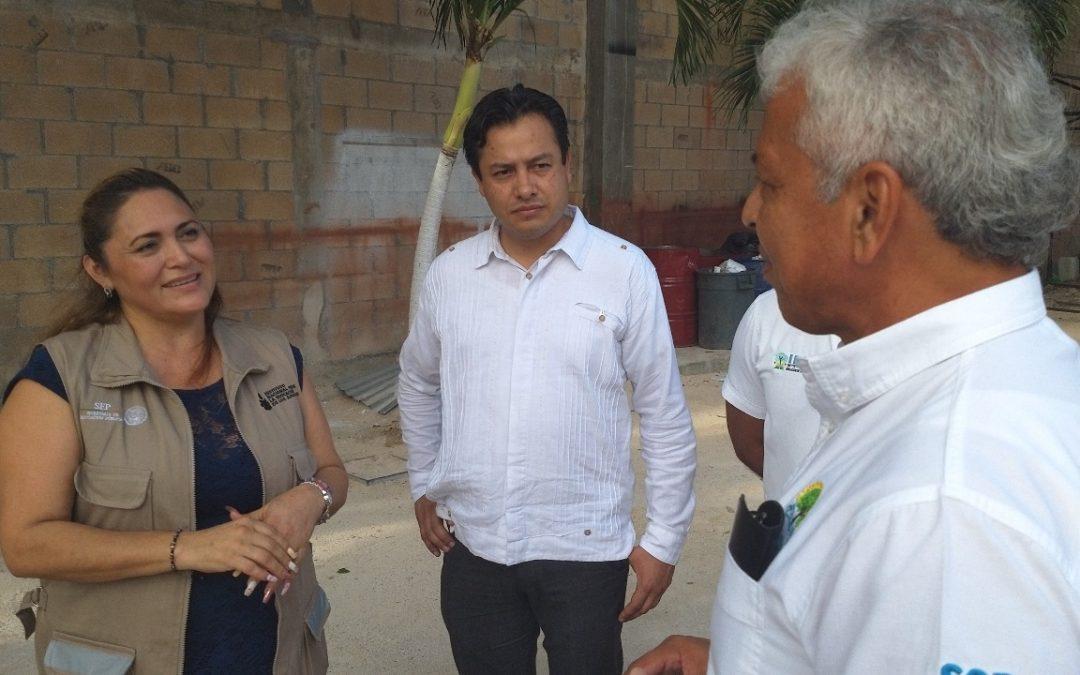 El Director General del INEA entrega Constancias de Estudios a Internos del CERESO de Cancún