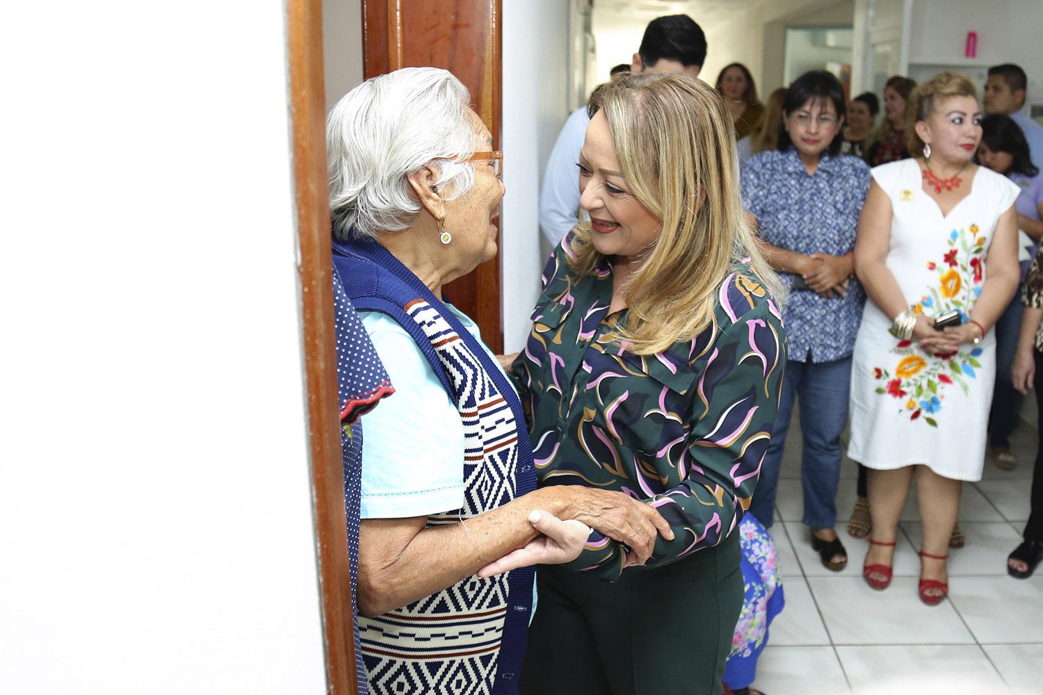 Otorgar mejores condiciones de vida y espacios dignos a los Adultos Mayores es un compromiso: Gaby Rejón de Joaquín  