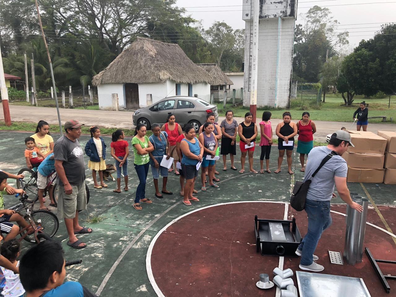 Entrega SEDESO estufas ecológicas