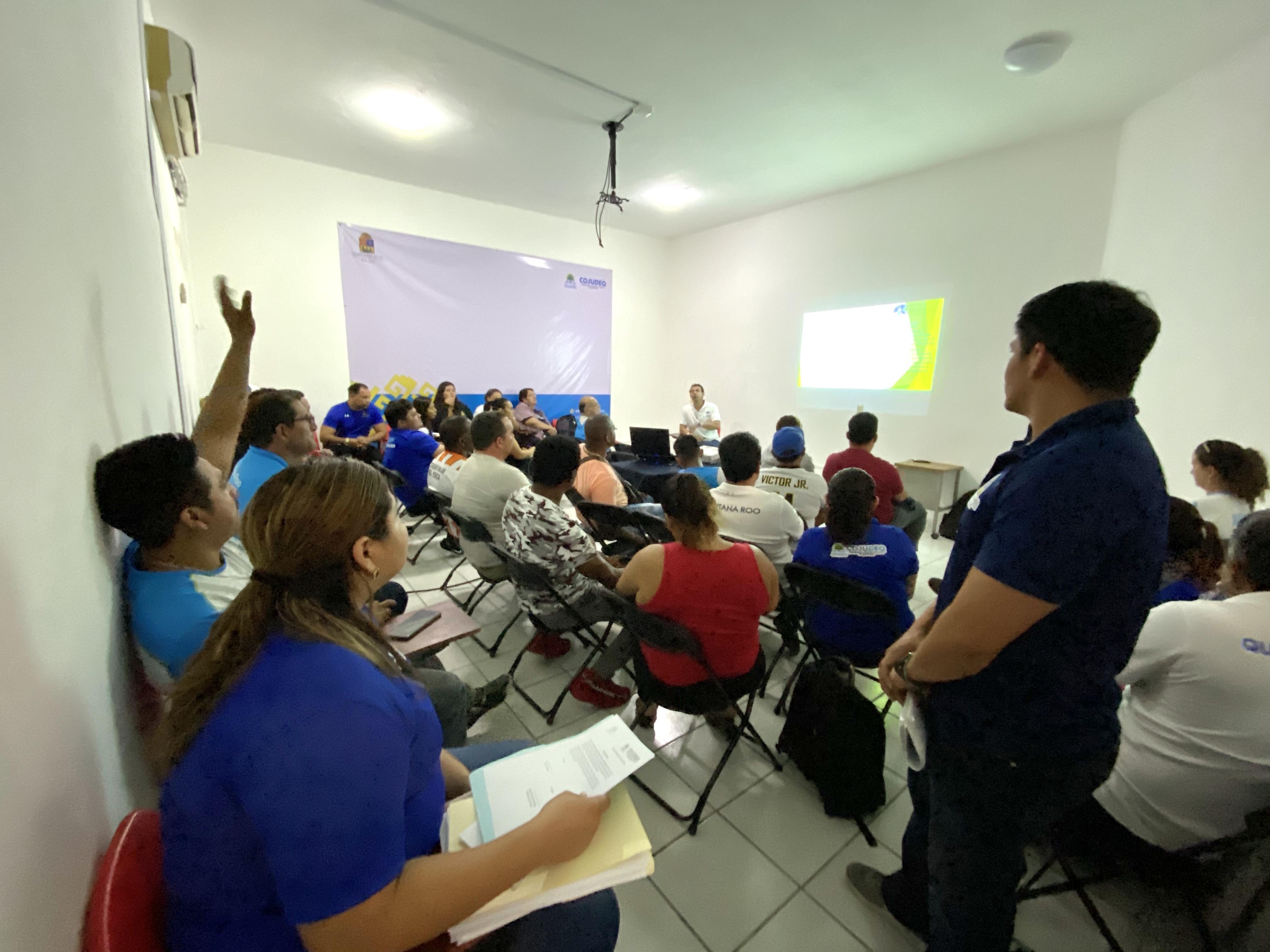 Se imparte curso para certificación de entrenadores de Alta Competencia