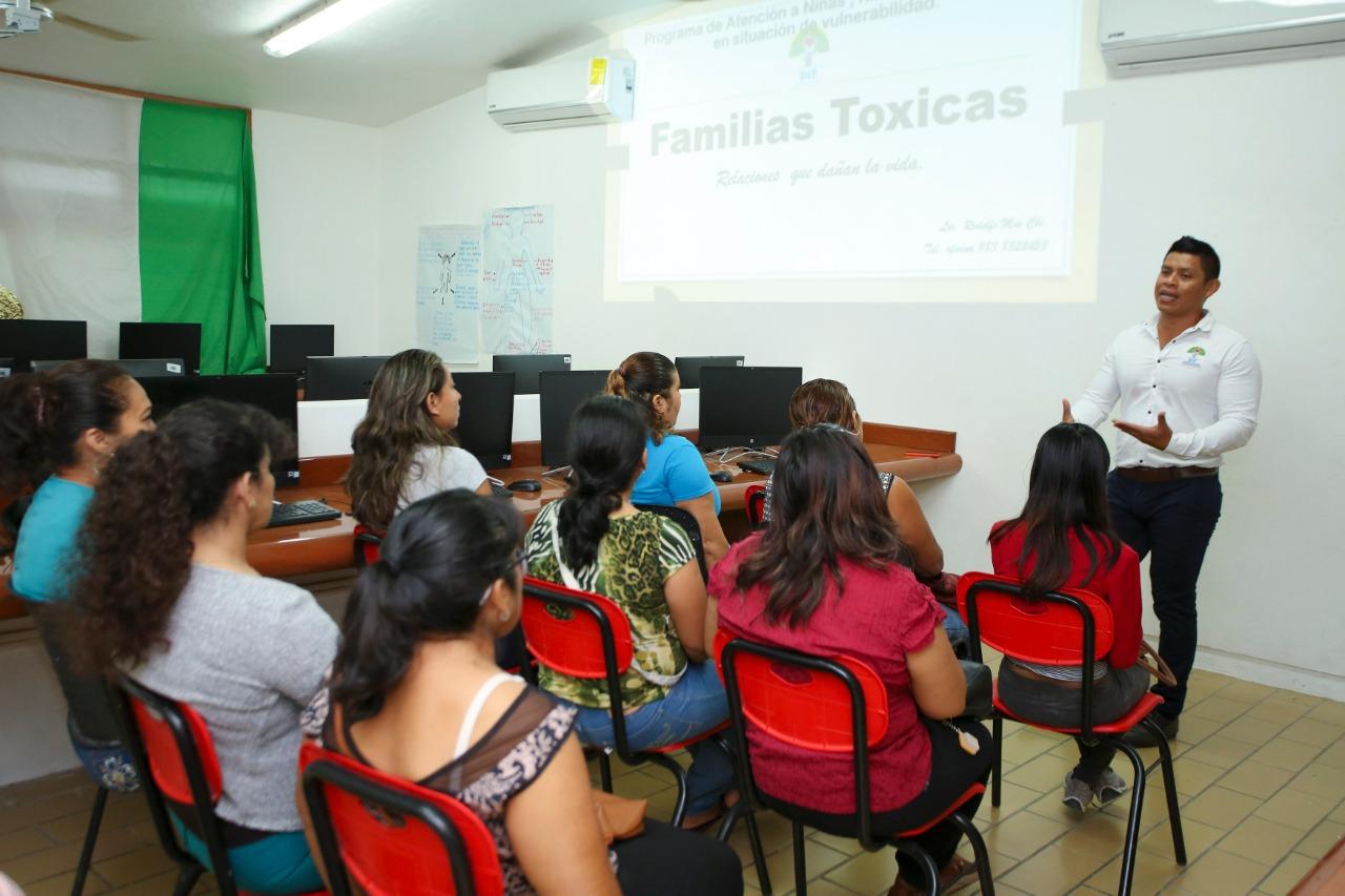 Imparte DIF Quintana Roo plática “Familias Toxicas, relaciones que dañan la vida” en escuelas de nivel básico