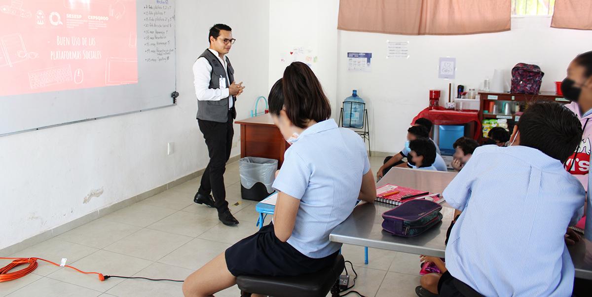 Taller  "Buen uso de las redes sociales" al  alumnado de 6° de primaria, 1°, 2° y 3° de secundaria del centro escolar Latinoamericano