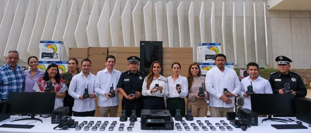 Gobernadora Mara Lezama, entrega patrullas, uniformes y equipamiento a los 11 municipios del Estado