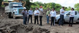 Autoridades y ciudadanos supervisan el avance de obras públicas en Isla Mujeres y Benito Juárez.