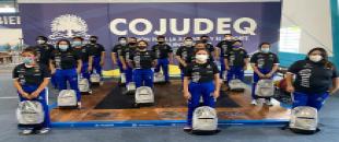 Atletas de Luchas Asociadas reciben uniformes
