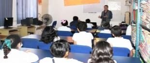 Taller "Prevención del grooming y buen uso de redes sociales" a estudiantes del Centro Escolar Escocia en la ciudad de Chetumal
